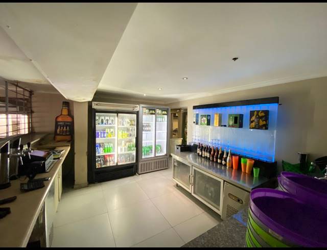 243M² BUSINESS FOR SALE IN KANYAMAZANE